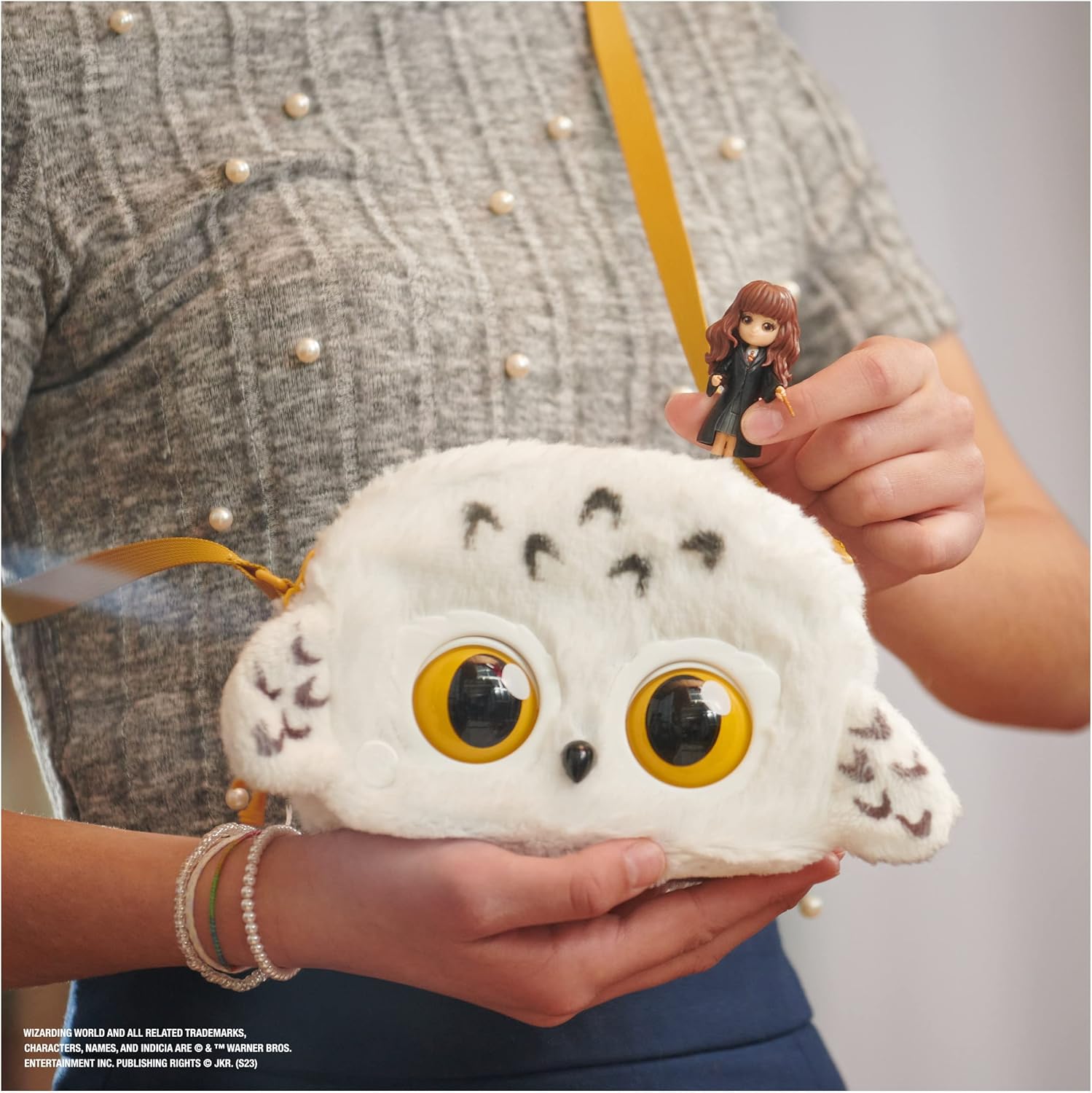 Интерактивная сумочка Пурсе Сова Хедвиг Букля Гарри Поттер Wizarding World Harry Potter Hedwig Purse Pets (6067203) 7 Интерактивная сумочка Пурсе Сова Хедвиг Букля Гарри Поттер Wizarding World Harry Potter Hedwig Purse Pets (6067203) - Зображення 7