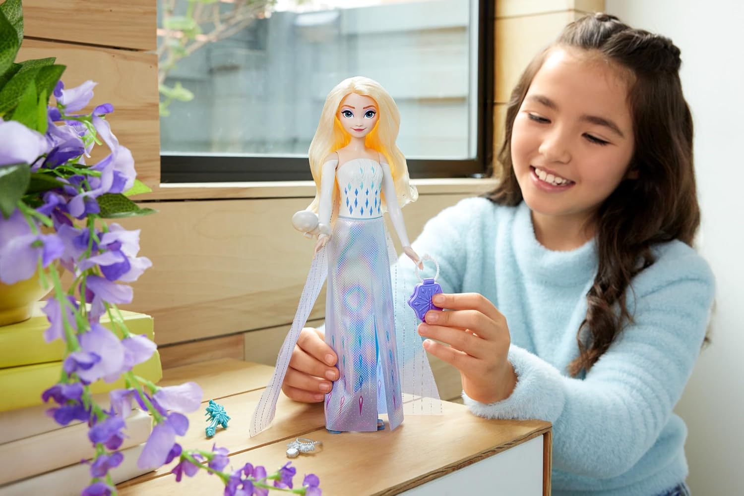 Кукла Эльза Крути и прояви Disney Frozen Elsa Spin & Reveal (HTG25) - Зображення 7