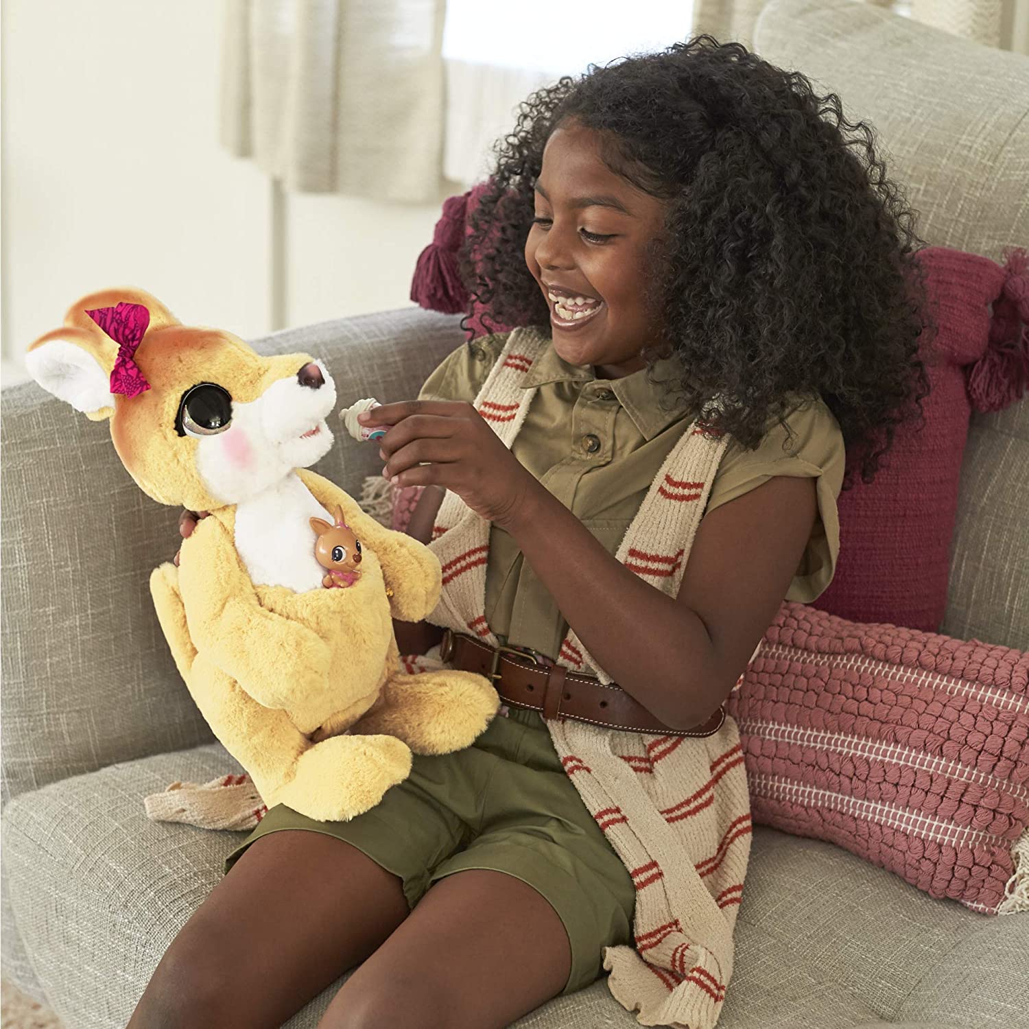 Интерактивная игрушка FurReal Friends Mama Josie The Kangaroo Кенгуру мама Джози и ее кенгурята (E6724) 8 Интерактивная игрушка FurReal Friends Mama Josie The Kangaroo Кенгуру мама Джози и ее кенгурята (E6724) - Зображення 8
